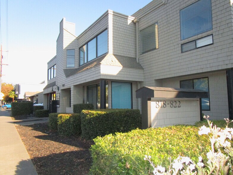 More Photos Of 822 College Ave, Santa Rosa General Retail For Lease