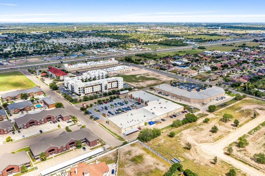 More Photos Of 901 Travis St, Mission General Retail For Sale