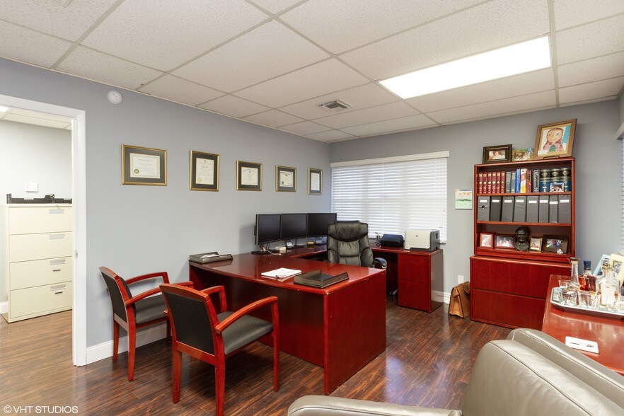 More Photos Of 212 SE 8th St, Fort Lauderdale Office Residential For Sale