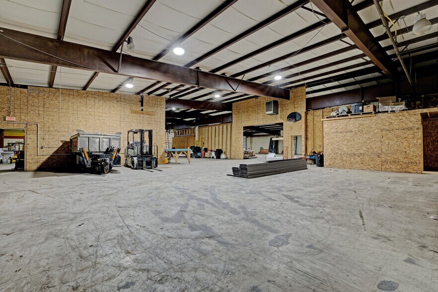 More Photos Of 1875 Lansing Rd, Charlotte Warehouse For Sale