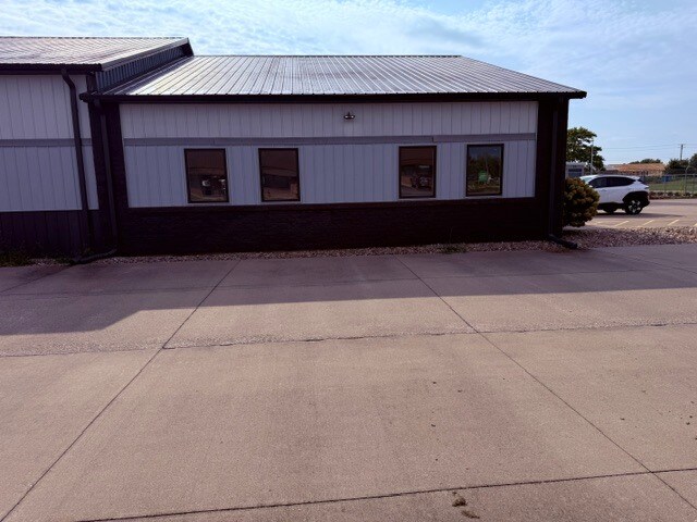 More Photos Of 3500 Constitution Dr, Springfield Warehouse For Sale