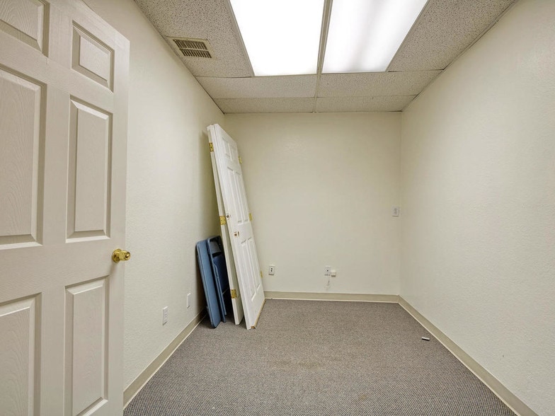 More Photos Of 701 N Hercules Ave, Clearwater Medical For Lease