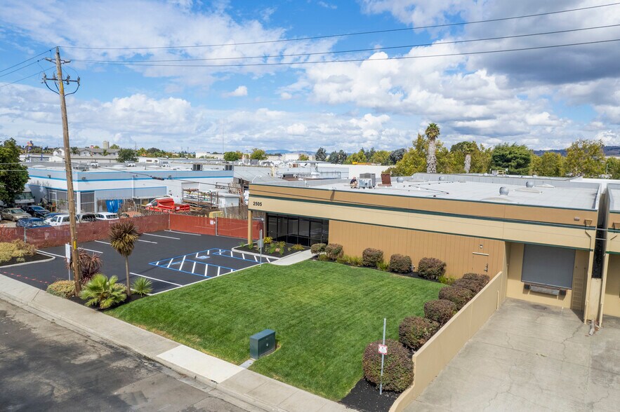 Primary Photo Of 2505 Amaral Ct, Hayward Warehouse For Sale