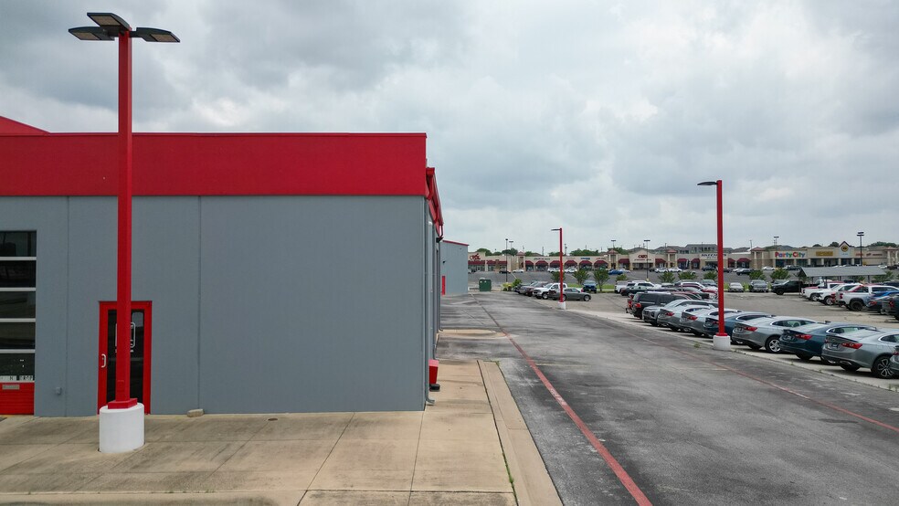 More Photos Of 1902 E Central Texas Expy, Killeen Auto Dealership For Lease