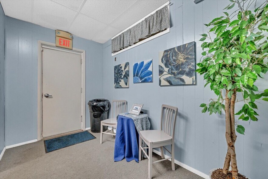 More Photos Of 2312 S 5th St, Allentown Self Storage For Sale