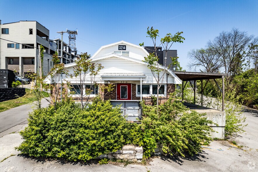 More Photos Of 3214 Charlotte Ave, Nashville General Retail For Sale