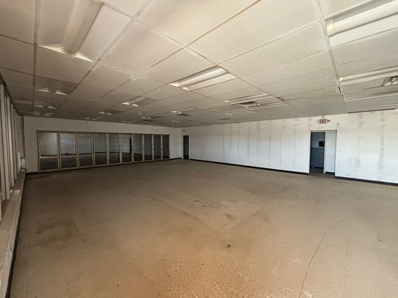 More Photos Of 612 W Frontier St, Eloy Convenience Store For Lease