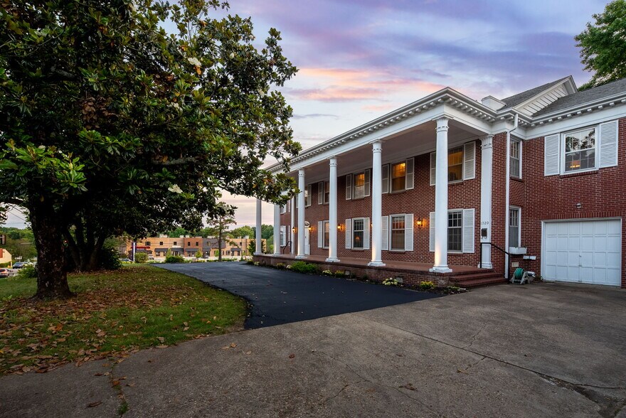 More Photos Of 1320 S Albert Pike Ave, Fort Smith Hospitality For Sale