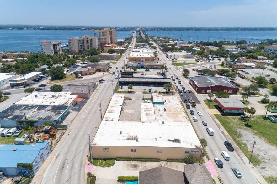 More Photos Of 117-137 Hughlett Ave, Cocoa General Retail For Sale