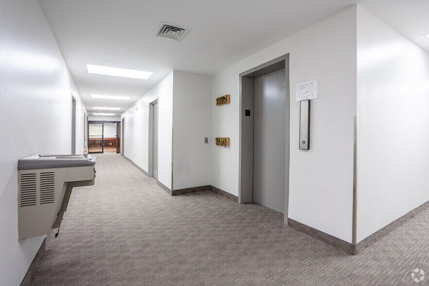 More Photos Of 2821 Lackland Rd, Fort Worth Office For Sale