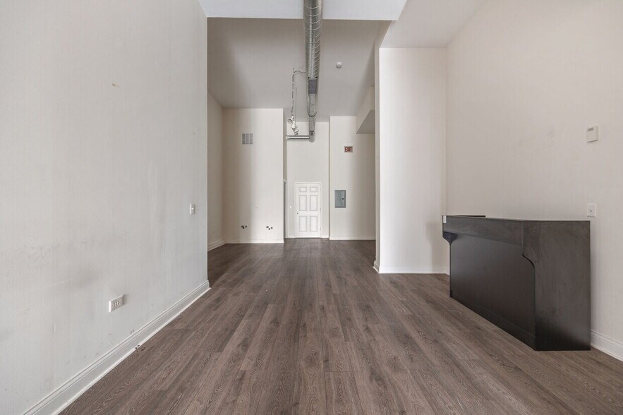 More Photos Of 2800-2802 W Chicago Ave, Chicago Apartments For Sale