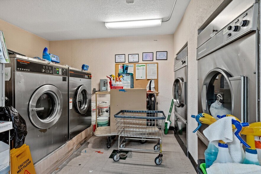 More Photos Of 7051 Seacrest Blvd, Lantana Rehabilitation Center For Sale