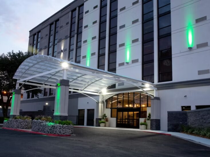 More Photos Of 701 4th St, Alexandria Hotel For Sale