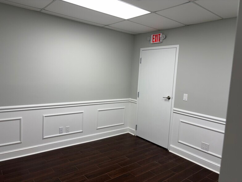More Photos Of 3601 SE Ocean Blvd, Stuart Office For Lease