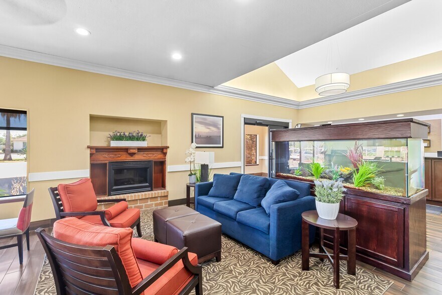 More Photos Of 296 Abner Jackson Pky, Lake Jackson Hotel For Sale