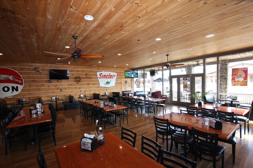 More Photos Of 217 W Elm St, Rockmart Specialty For Sale