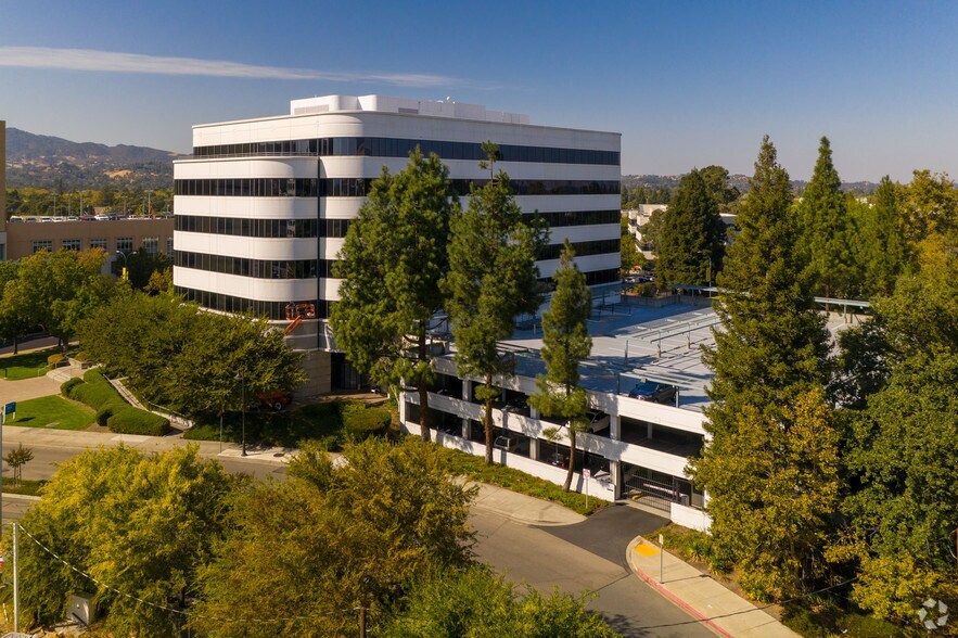 More Photos Of 3000 Oak Rd, Walnut Creek Office For Lease