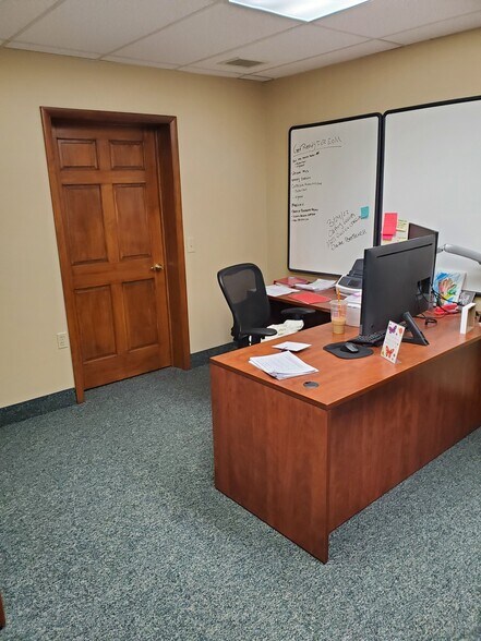 More Photos Of 6327 Molloy Rd, East Syracuse Unknown For Lease