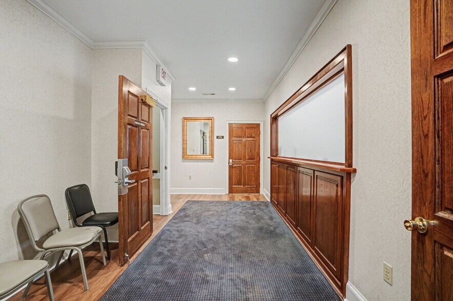 More Photos Of 125 Park of Commerce Dr, Savannah Office For Sale
