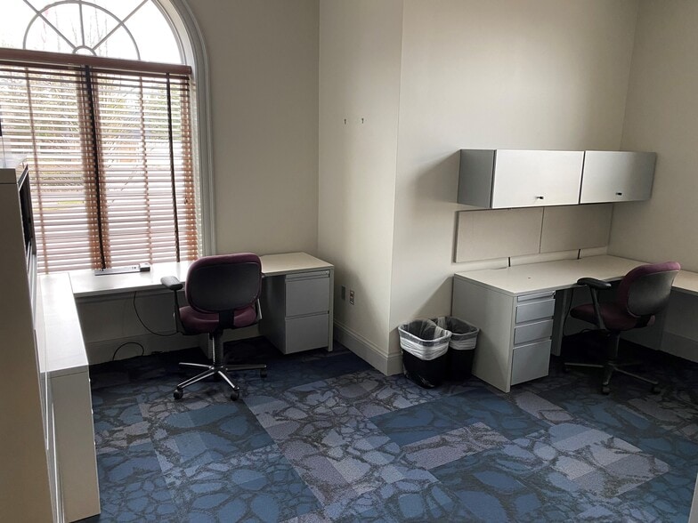 More Photos Of 151 Central Ave, Holland Office For Lease