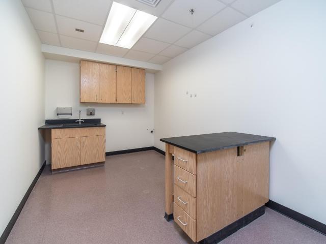 More Photos Of 10 Timberview Ln, Russell Medical For Sale