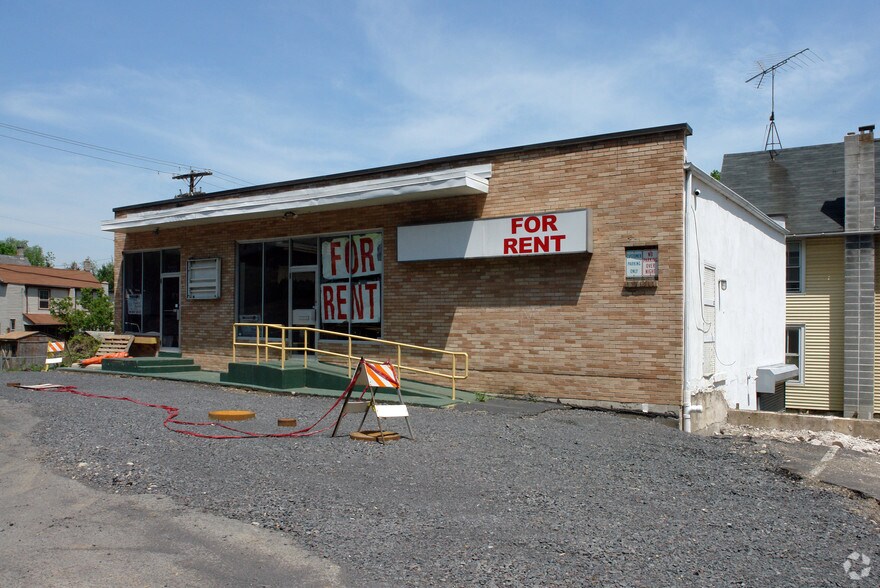 More Photos Of 720 Easton Rd, Riegelsville Freestanding For Lease