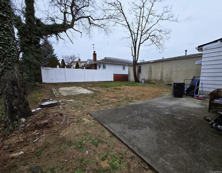 More Photos Of 777 W Merrick Rd, Valley Stream Storefront Retail Residential For Sale