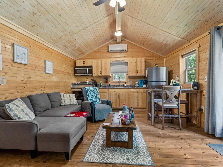 More Photos Of 127 Deer Hill Ln, Weaverville Specialty For Sale