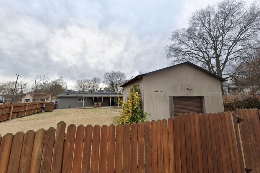More Photos Of 302 Peachtree St, Nashville Medical For Sale