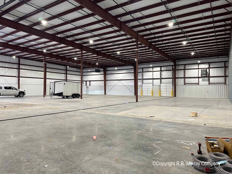 More Photos Of 802 Lillian, Strafford Warehouse For Lease
