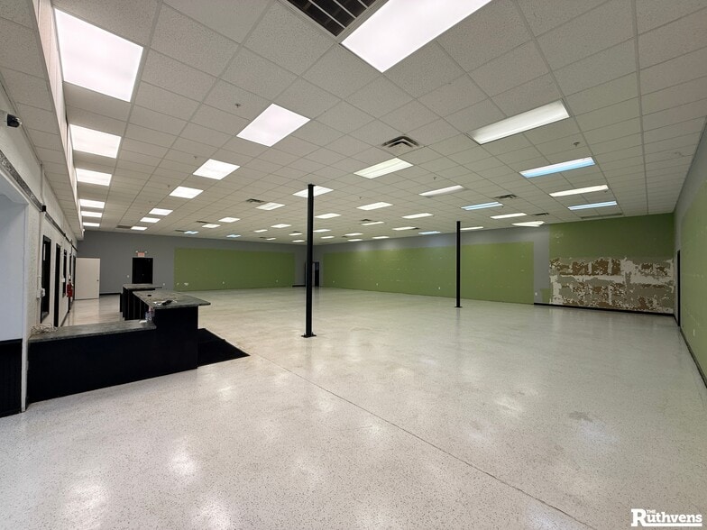 More Photos Of 3310 Reynolds Rd, Lakeland Warehouse For Lease