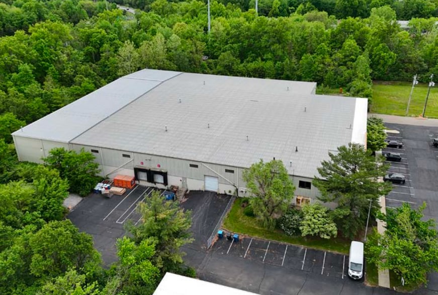 More Photos Of 11420 Deerfield Rd, Blue Ash Warehouse For Lease