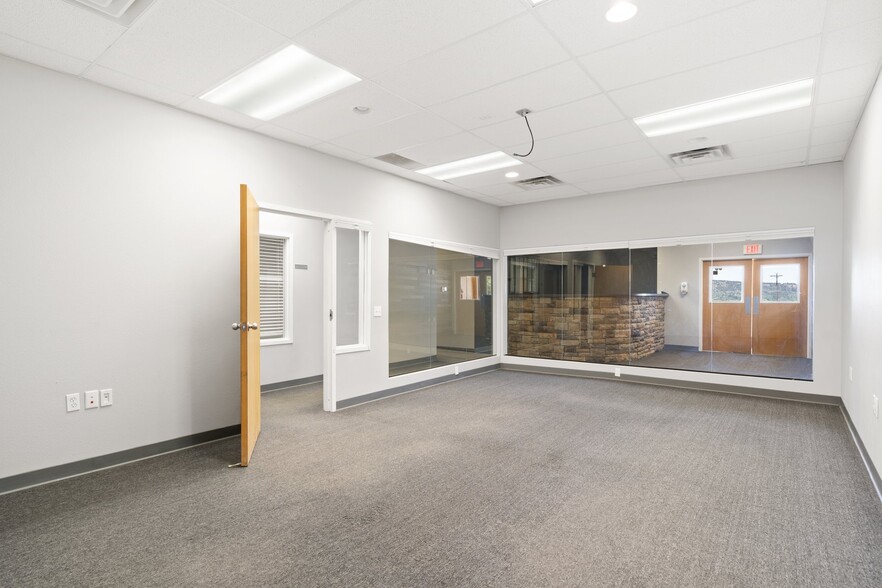 More Photos Of 707 County Line Rd, Palmer Lake Warehouse For Sale