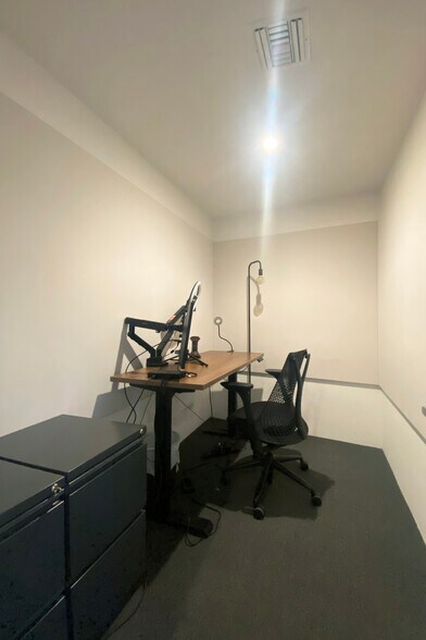 More Photos Of 210-226 Main St, Venice Storefront Retail Office For Lease