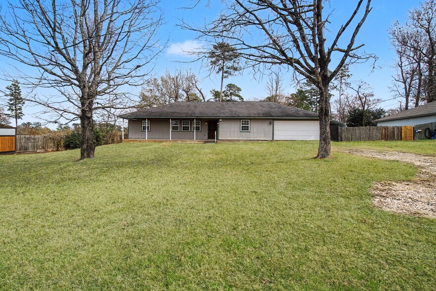 Primary Photo Of 9882 FM 149 Rd, Montgomery Flex For Sale