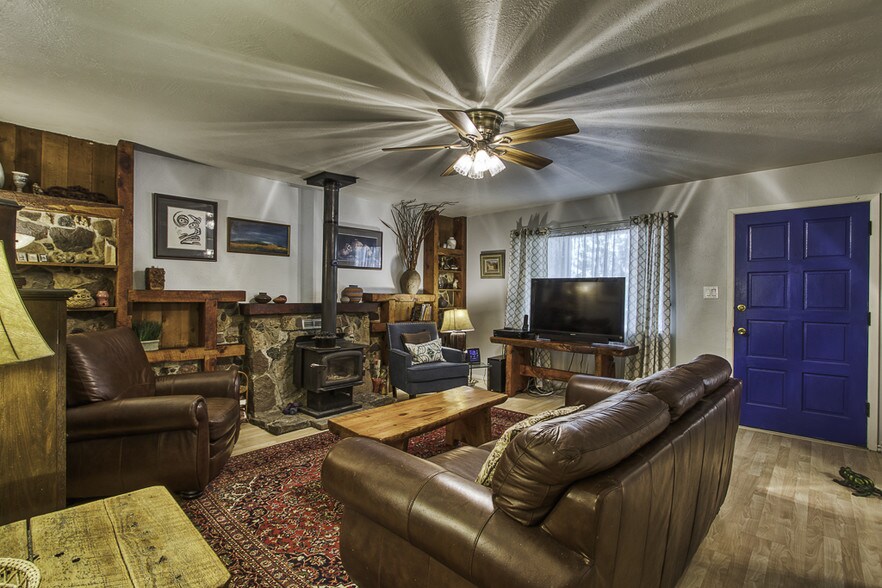 More Photos Of 10697 Highway 152, Hillsboro Storefront Retail Residential For Sale