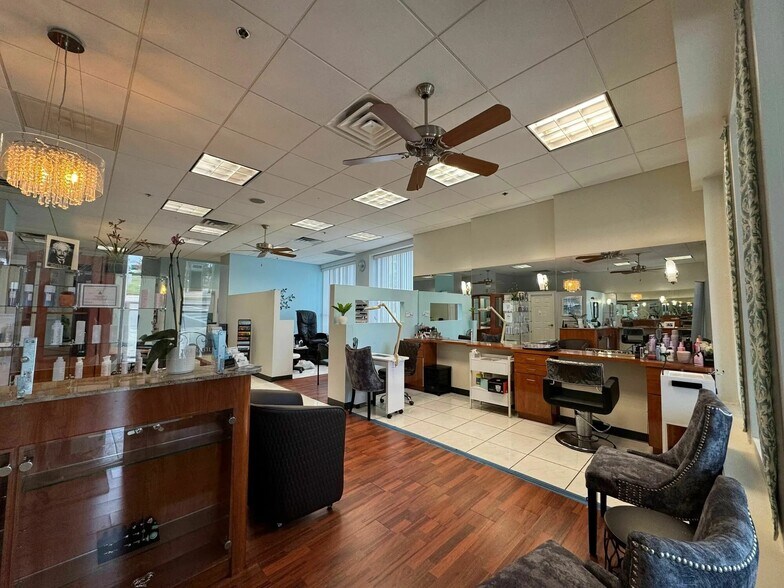 More Photos Of 1227-1239 N Gulfstream Ave, Sarasota Apartments For Lease