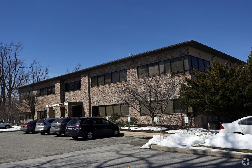 More Photos Of 325 W Central Ave, Malvern Medical For Lease