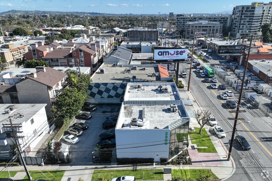 More Photos Of 2300 S Sepulveda Blvd, Los Angeles Office For Lease
