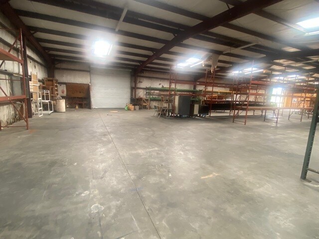 More Photos Of 489 Southgate Rd, Dothan Warehouse For Lease