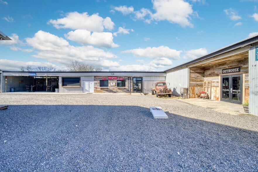 More Photos Of 710 S May St, Madisonville General Retail For Sale