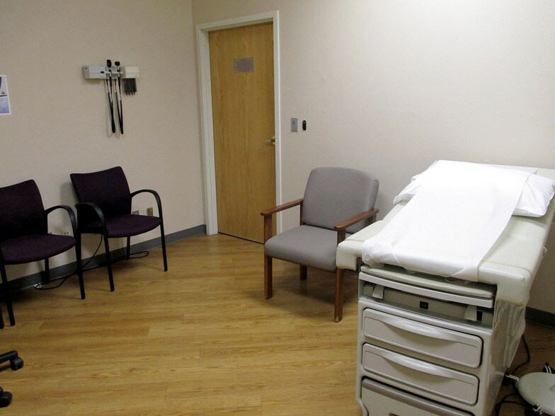 More Photos Of 2700 8th St NW, Minot Medical For Sale