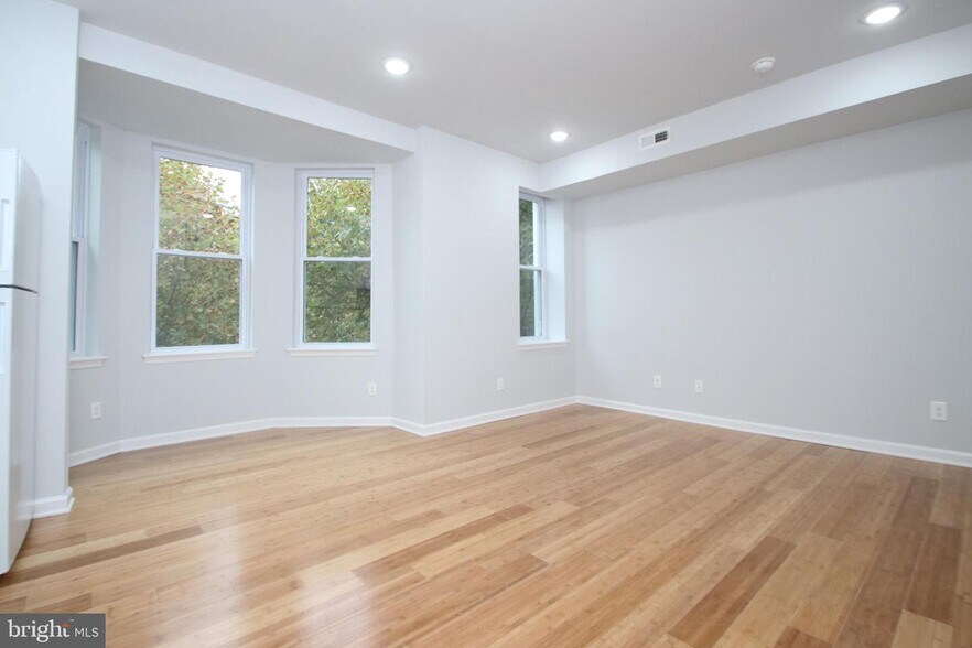 More Photos Of 5840 W Girard Ave, Philadelphia Apartments For Sale