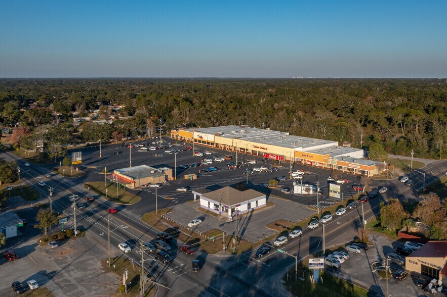 More Photos Of 8183 W Fairfield Dr, Pensacola Unknown For Lease