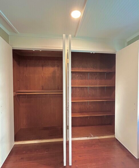 More Photos Of 927 27th St, San Leon Manufactured Housing Mobile Home Park For Sale