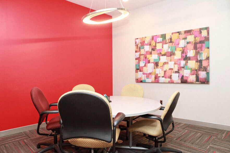 More Photos Of 817 E 4th St, Tulsa Showroom For Sale