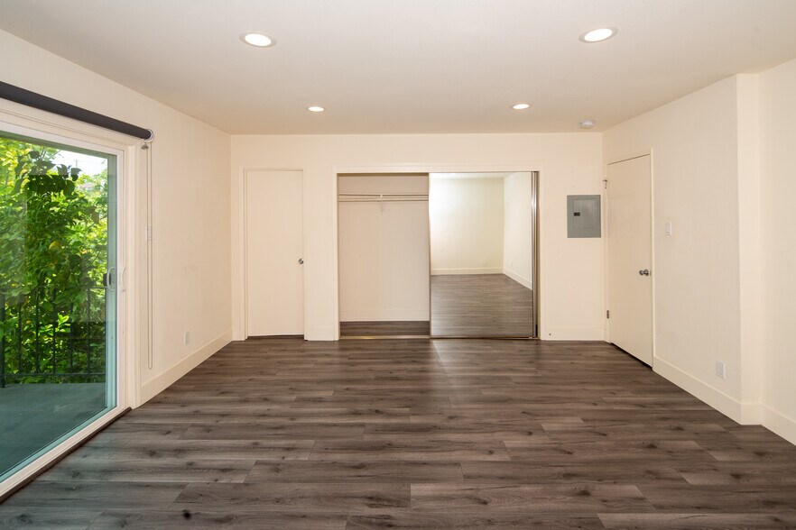 More Photos Of 1140 E 22nd St, Oakland Apartments For Sale