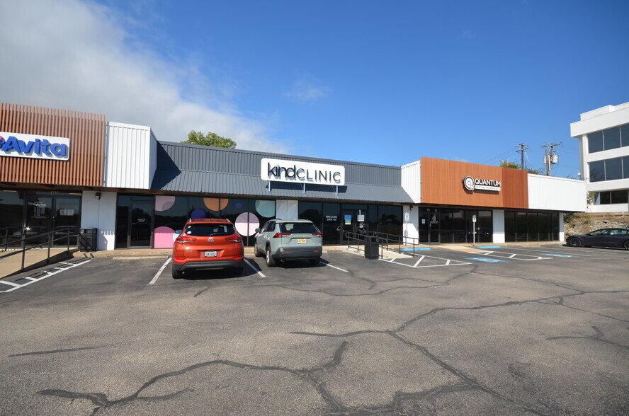 More Photos Of 2800 S IH-35, Austin Medical For Sale
