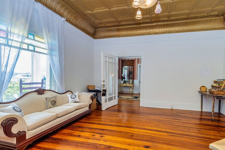 More Photos Of 252 Seavy St, Senoia Hospitality For Sale