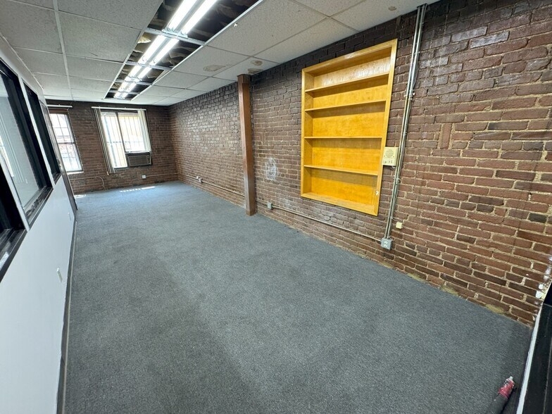 More Photos Of 822-824 Wall St, Los Angeles Storefront Retail Office For Lease